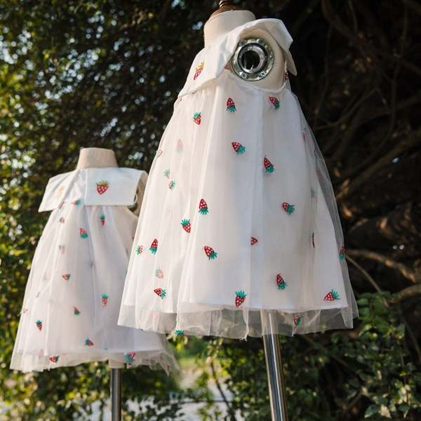 Váy ren công chúa 5080 thêu dâu tây