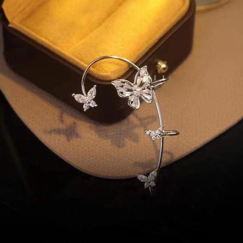 Khuyên Kẹp Vành Tai Không Xỏ Lỗ Hình Bướm Đính Đá Zircon Lấp Lánh Thời Trang Cho Nữ