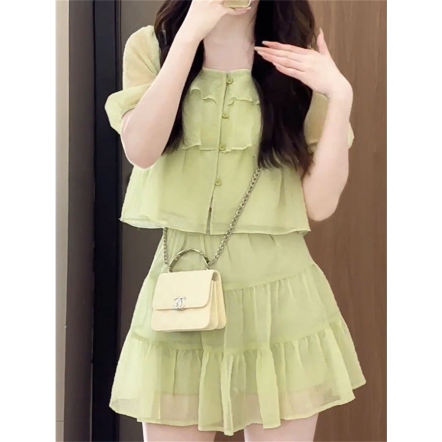 Set Áo Kiểu Cổ Vuông Phối Bèo Và Chân Váy Ngắn Thời Trang Hong Kong Cao Cấp Cho Nữ