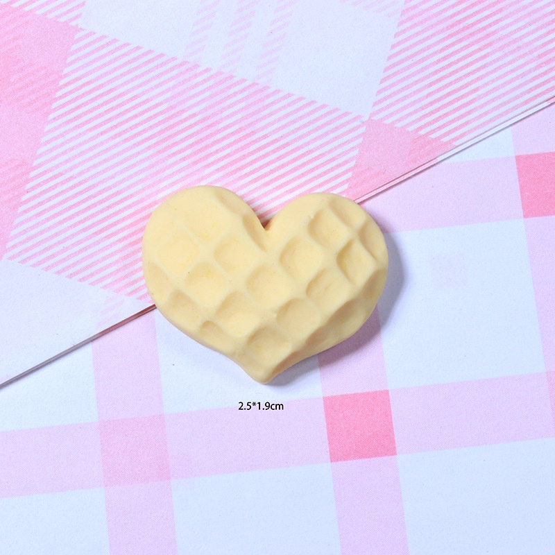 Set 10 Mặt Dây Chuyền Hình Bánh Quy / Trái Tim Bằng Nhựa Resin Trang Trí Ốp Điện Thoại