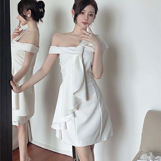 Đầm Dáng Chữ A Lệch Vai Phối Bèo Màu Trắng Phong Cách Pháp Thời Trang Xinh Xắn Cho Nữ