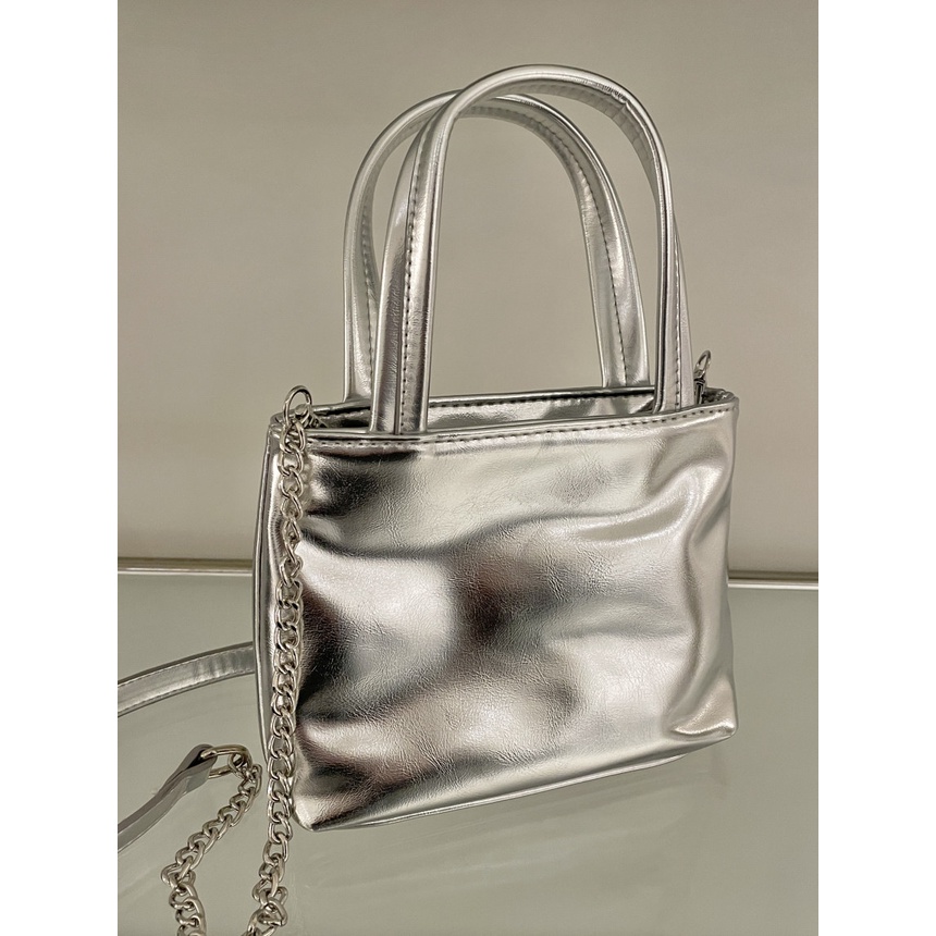 Túi Xách Đeo Vai Phối Dây Xích Màu Bạc Phong Cách Thời Trang Hàn Quốc