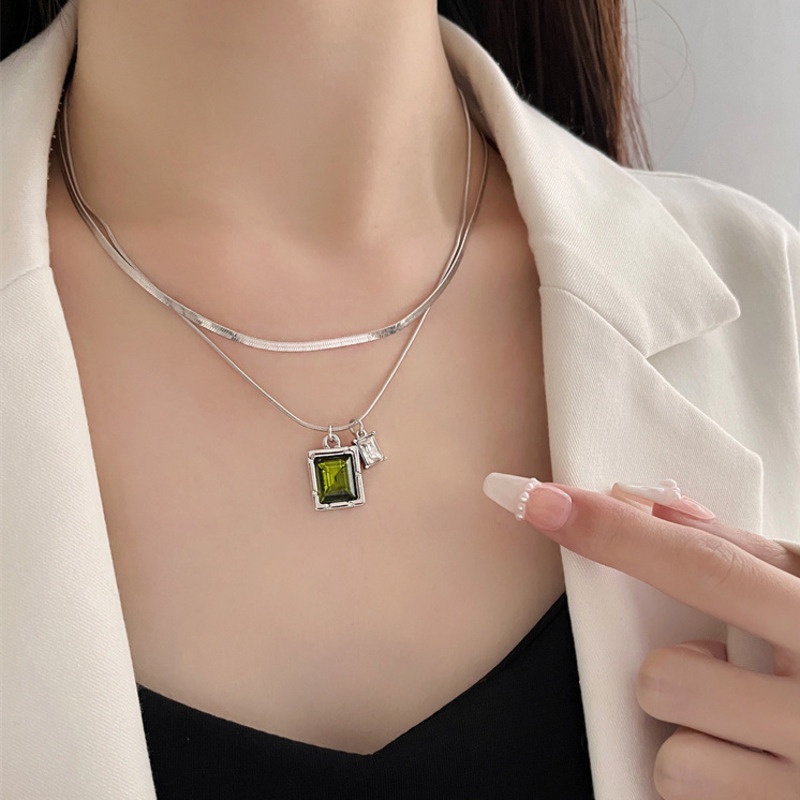 Hai lớp retro xanh vuông zircon xương rắn mặt dây chuyền nữ thiết kế thời trang cá tính ánh sáng sang trọng dây chuyền xương đòn