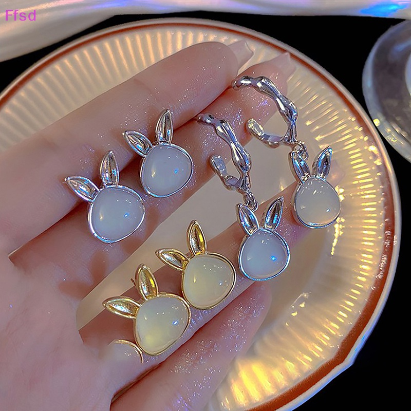 {Ffsd} Bông Tai Xỏ Lỗ Hình Thỏ Thời Trang Mới Cho Nữ * Bán Chạy