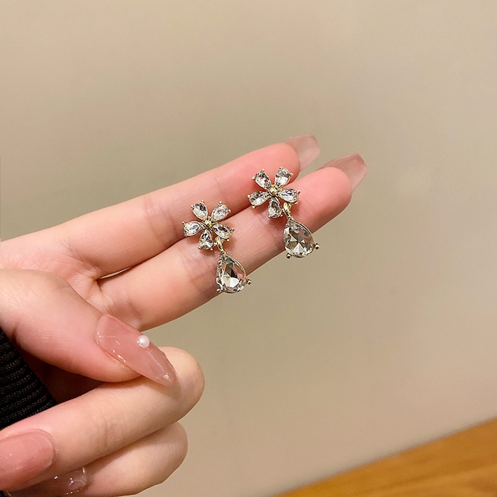 1 Đôi Bông Tai Xỏ Lỗ Họa Tiết Hình Học Đính Đá Lấp Lánh Thời Trang