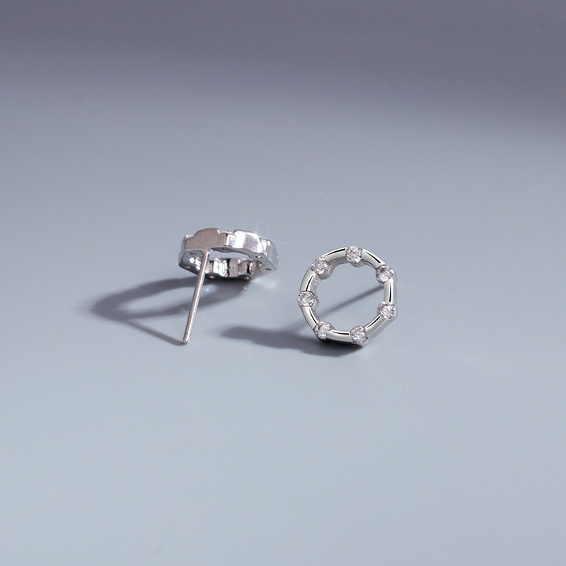 Bông Tai Hình Tròn Rỗng Dát Đá Đơn Giản Sáng Tạo Cho Nữ