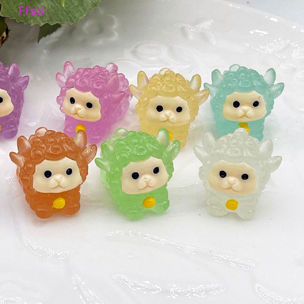 Set 10 Đồ trang trí Chú Cừu Mini Bằng Nhựa Phát Sáng Trong Bóng Tối Trang Trí