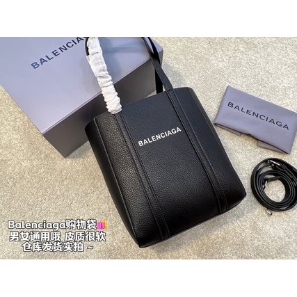 Túi Đeo Chéo Balenciaga Sức Chứa Lớn Phong Cách Thể Thao Sang Trọng Cho Nữ