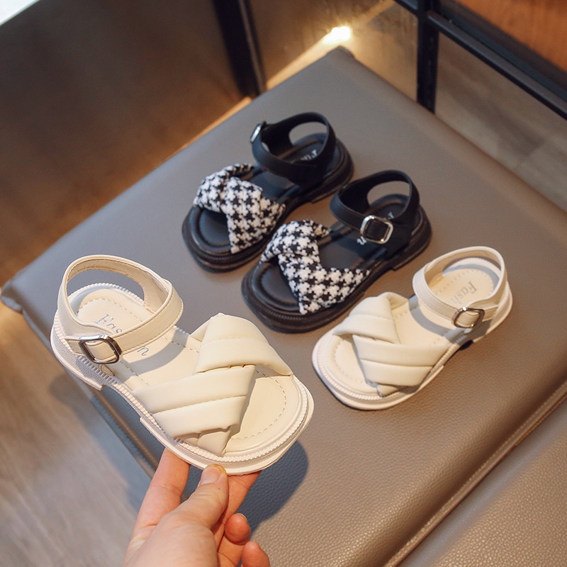 Sandal Bé Gái Mẫu Mới Quai Xoắn Đế Siêu Nhẹ Chống Trơn Trượt Tốt Cho bé Từ 2 Tuổi Đến 15 Tuổi