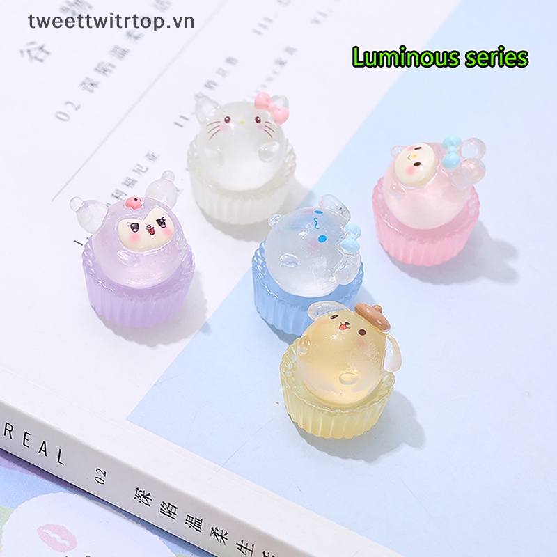 Set 2 Đồ trang trí Bánh Kem Sanrio Dạ Quang Mini Trang Trí Tiểu Cảnh