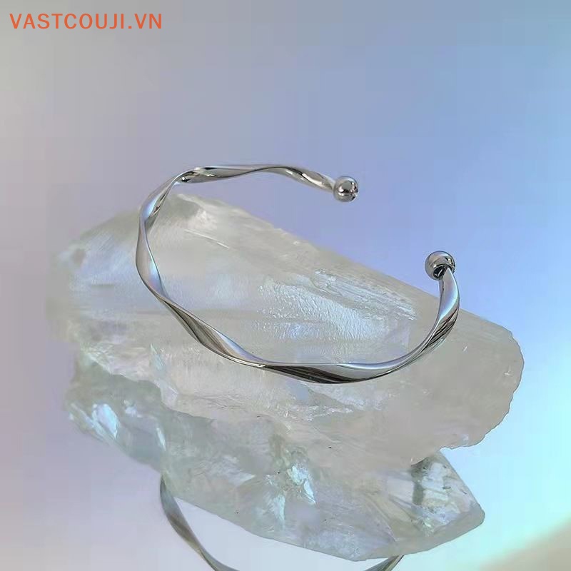 Vòng Tay Thiết Kế Đơn Giản Thời Trang Cho Nữ