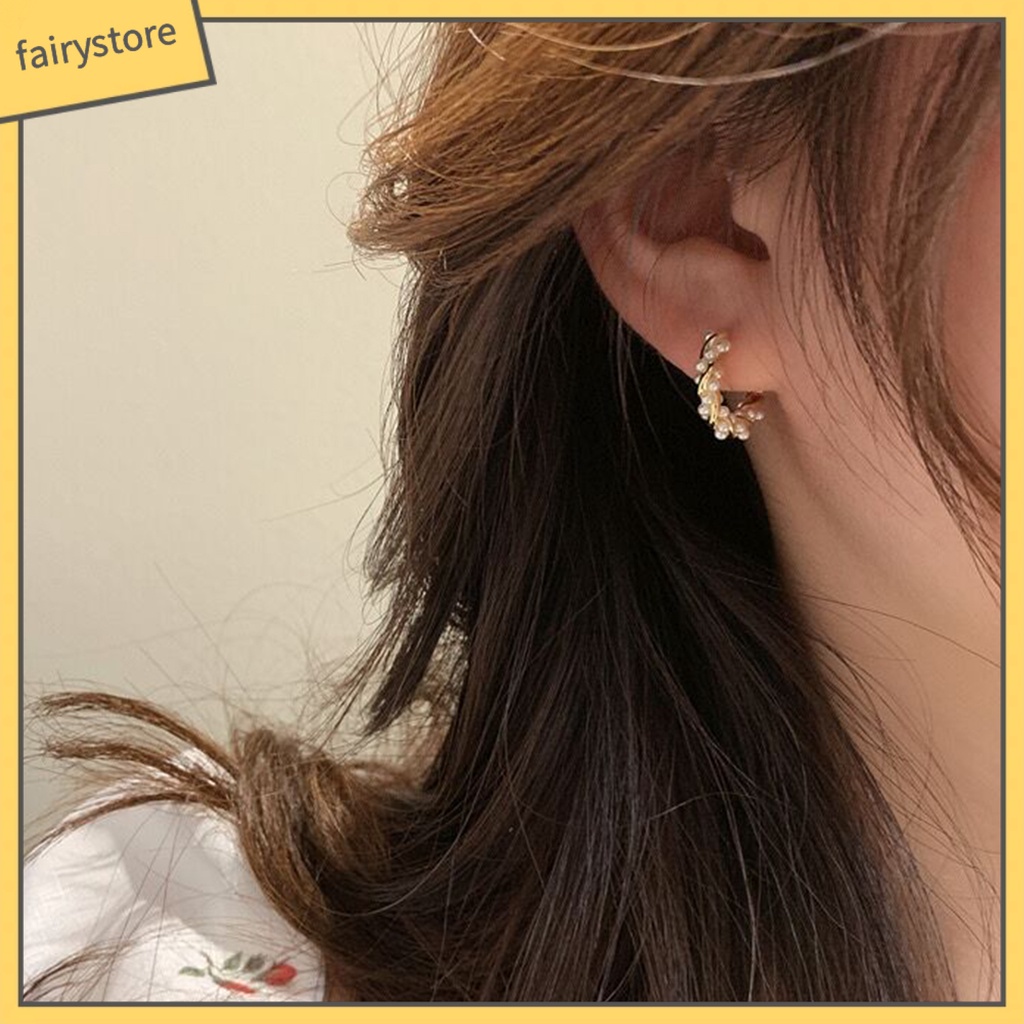 1 Đôi Bông Tai Tròn Đính Ngọc Trai Nhân Tạo Kiểu Dáng Sang Trọng Dành Cho Nữ