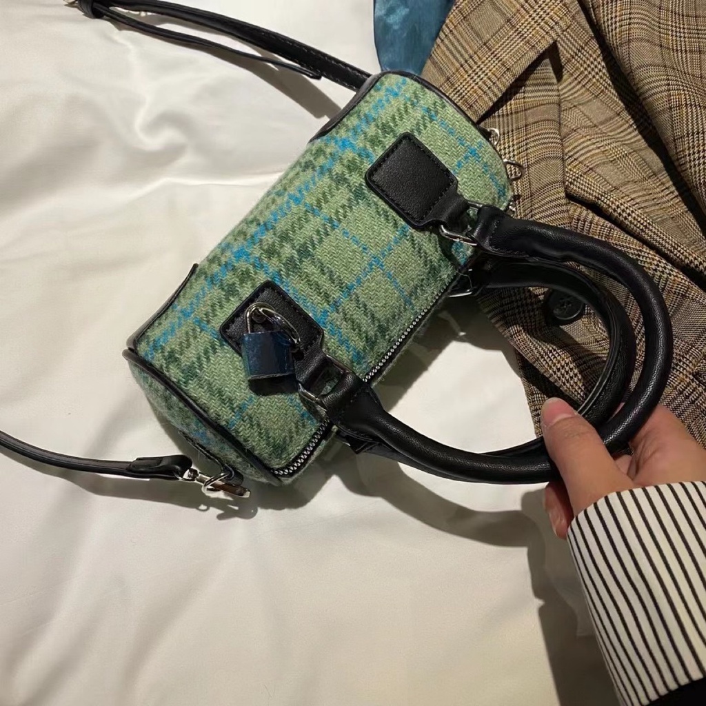 Túi Xách Tròn Đeo Chéo Nhỏ Nhắn Sọc Caro Màu Tương Phản Thời Trang Cho Nữ