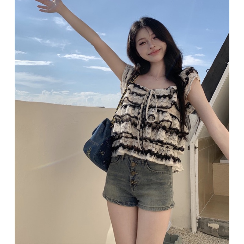 Áo Hai Dây Cổ Vuông Dáng Rộng Phối Ren Quyến Rũ Thời Trang