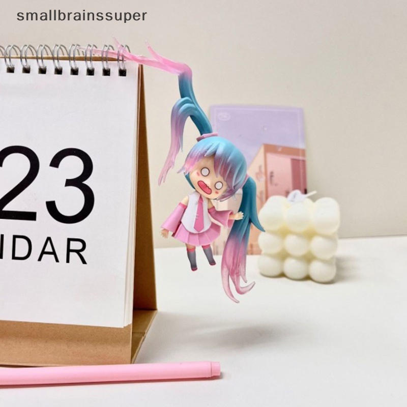 Đồ trang trí Ca Sĩ Ảo Hai Chiều Bằng PVC 11cm Để Bàn Trang Trí