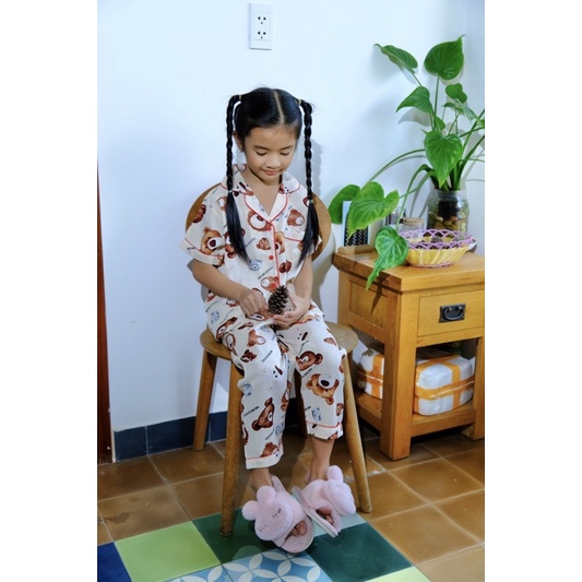 Bộ đồ ngủ Pyjama cộc tay cho bé chất lụa mango mềm mịn, thoáng mát, an toàn cho da giúp bé mặc thoải mái vận động G15