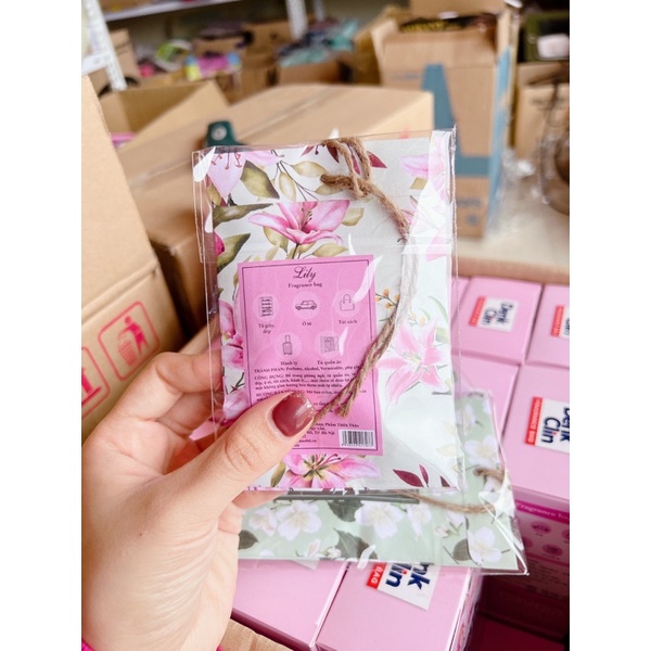 Túi thơm để tủ quần áo Denkclin hộp 4 gói mùi hoa thiên nhiên thơm phòng ngủ treo xe nhà vệ sinh