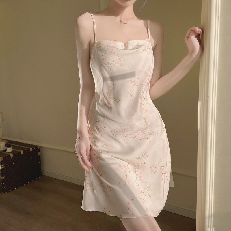 Váy ngủ lụa  cổ đổ hai dây cao cấp Đầm mặc nhà sexy hàng Quảng Châu hàng có sẵn