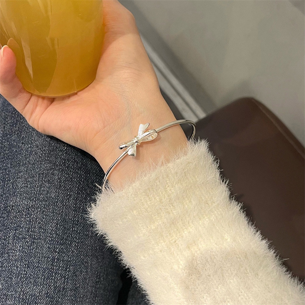 Vòng Đeo Tay Dạng Mở Bằng Kim Loại Phối Nơ Thời Trang Cho Nữ