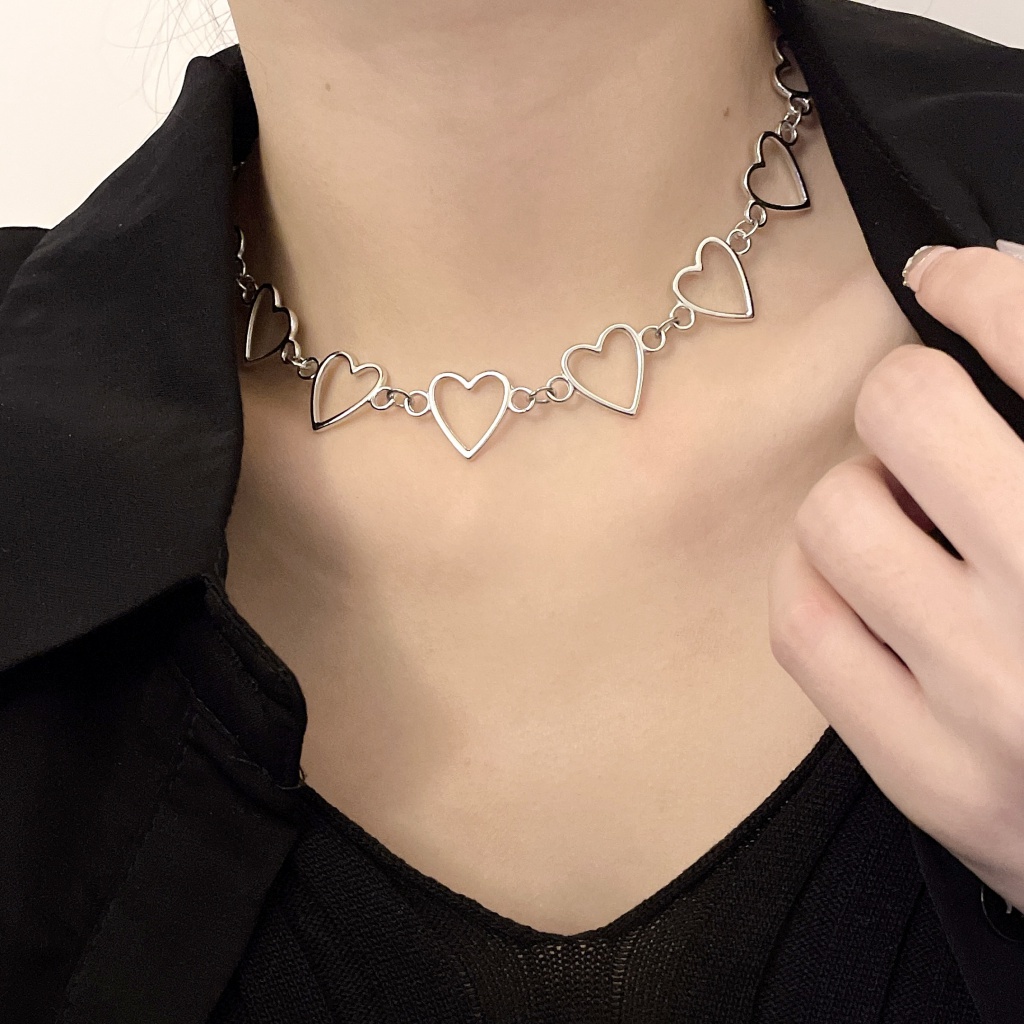 Dây Chuyền Choker Mặt Trái Tim Kim Loại Rỗng Phong Cách Harajuku Hàn Quốc Ngọt Ngào Cho Nữ