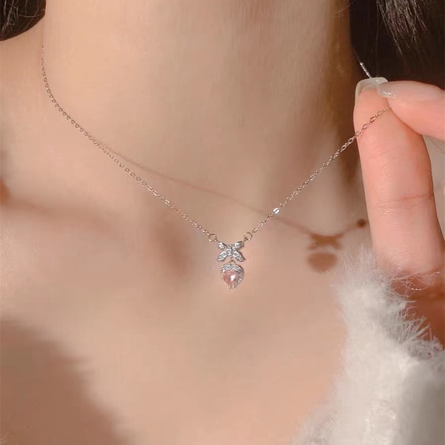 Dây Chuyền Mặt Hình Nơ Đính Đá Kim Cương Màu Hồng Phong Cách Thời Trang Mới 2023