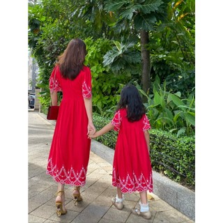 Đầm Ara đỏ mẹ và bé