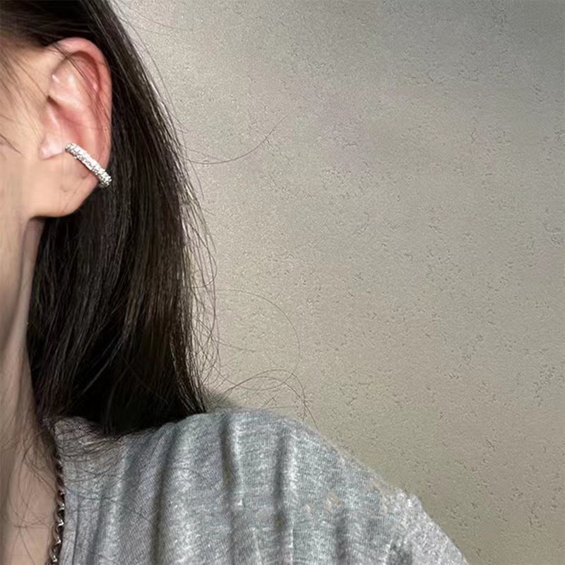 1 Bông Tai Kẹp Hình Trái Tim Bằng Hợp Kim Có Đính Đá Kiểu Hàn Quốc Cho Nữ