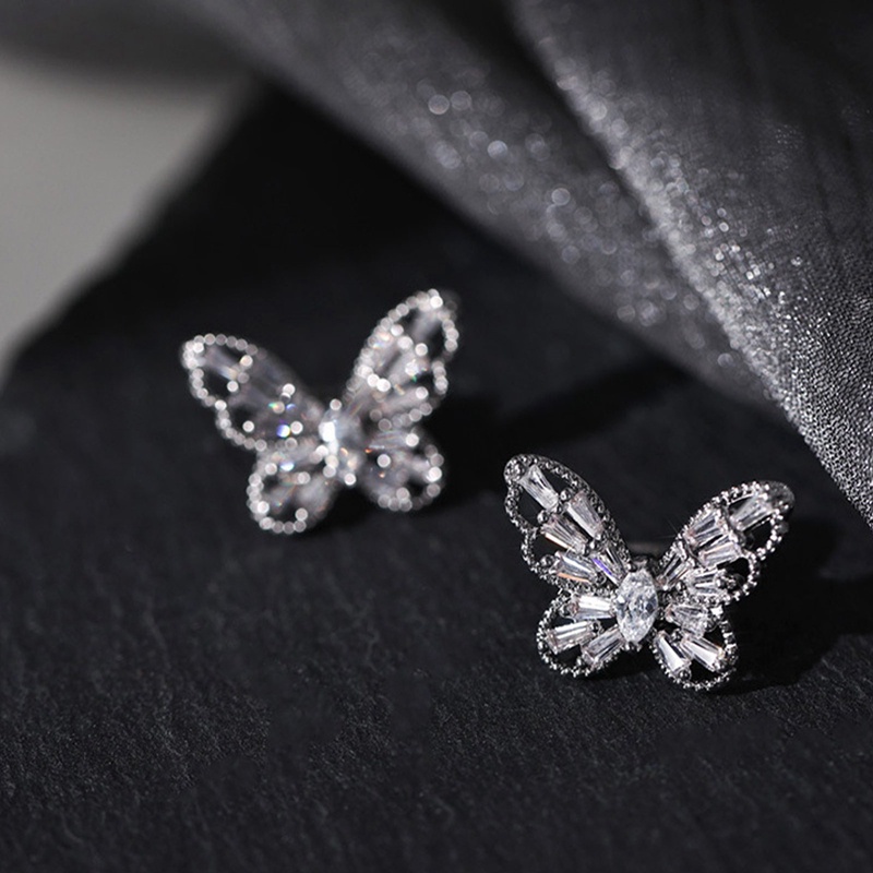 Bông Tai Hình Bướm Lấp Lánh Xinh Xắn