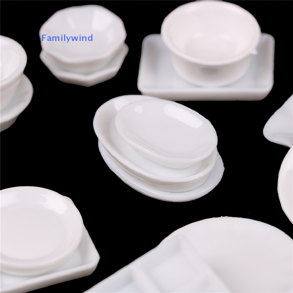 Set 18 Đĩa Nhựa Đồ Chơi Mini Tỷ Lệ 1 / 12 Dùng Để Trang Trí Nhà Búp Bê