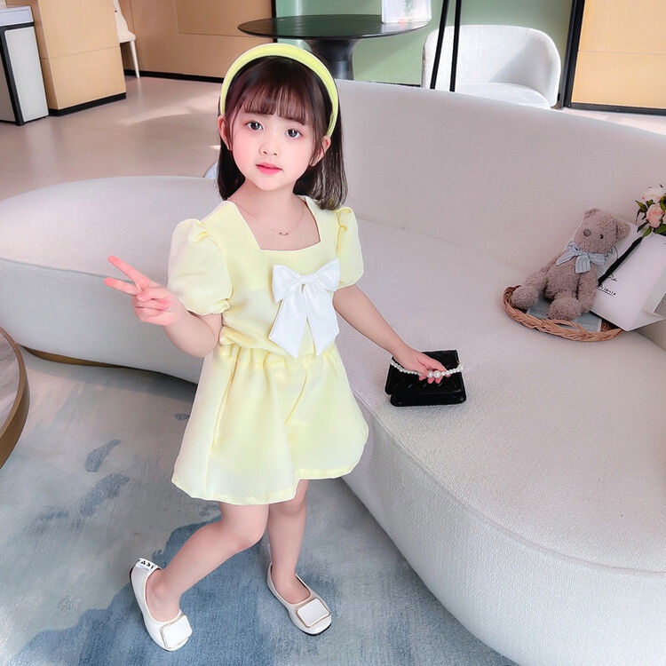 Set Đồ Mùa Hè 2023 Gồm Áo Tay Cộc Cổ Vuông Thắt Nơ + Quần Ngắn Dễ Thương Cho Bé Gái