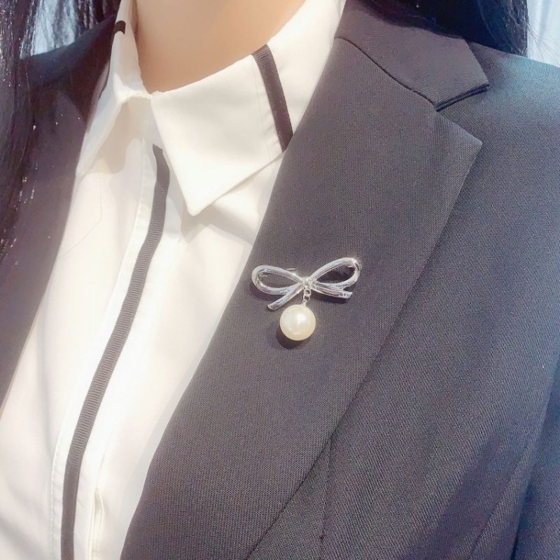 Ghim Cài Áo Đính Đá Và Ngọc Trai Nhân Tạo Thiết Kế Tinh Tế Thời Trang Cho Nữ