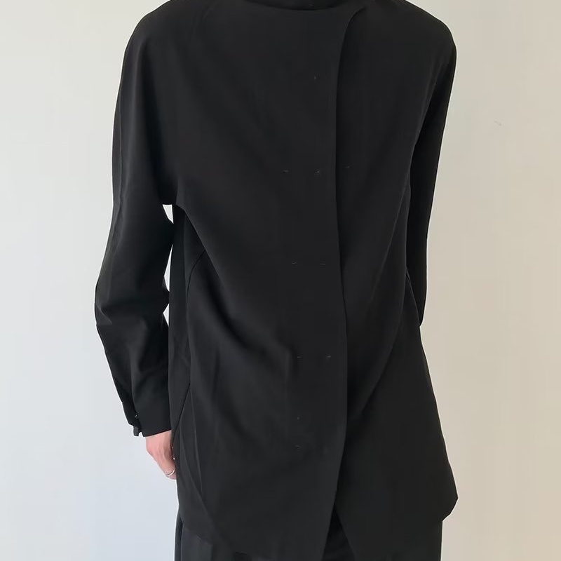 Tôi muốn gọi 1 tình yêu đầu tiên tại nửa áo cổ Lọ vì nó cần phải xem chi tiết xã hộ