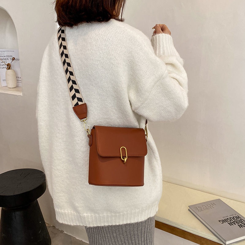 Túi Đeo Chéo Thời Trang Phong Cách Retro Cho Nữ