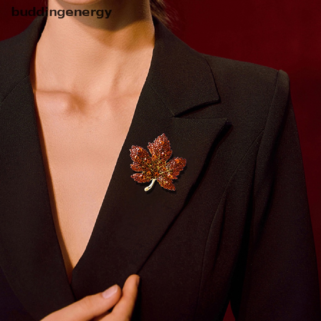 1 Huy Hiệu Cài Áo Hình Lá Phong Đính Đá Thời Trang