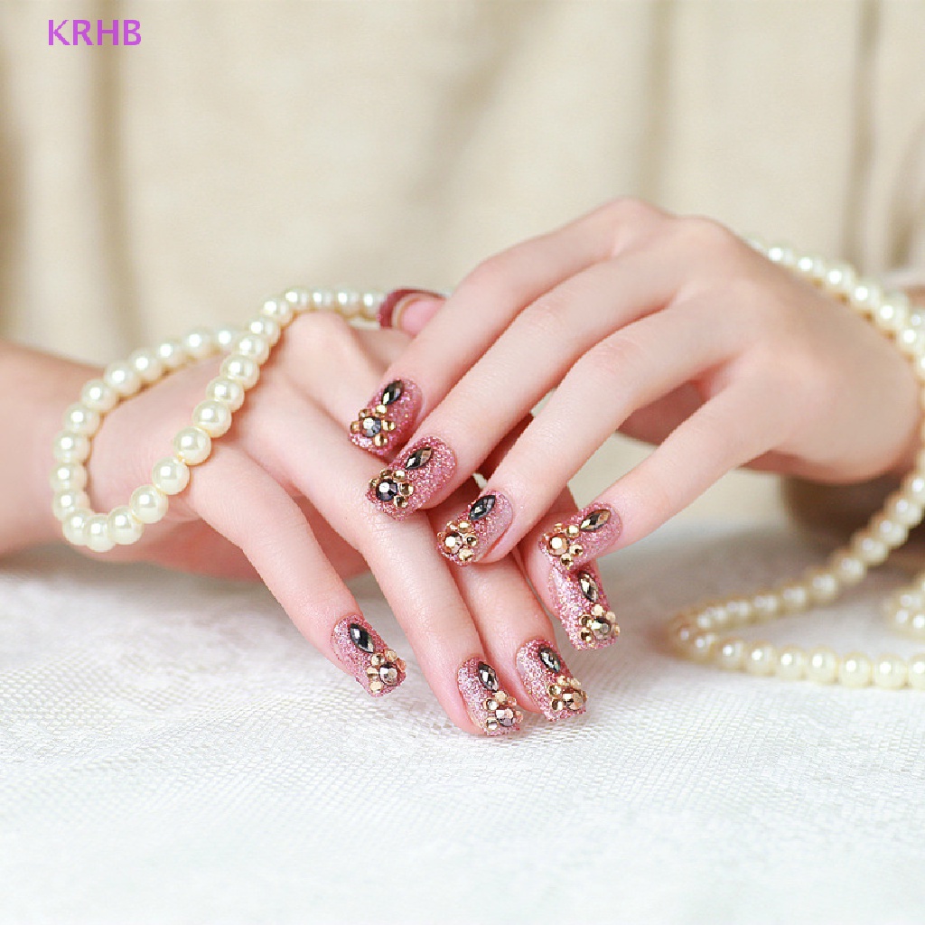Set 24 Móng Tay Giả Trang Trí Nghệ Thuật Cho Cô Dâu Mới