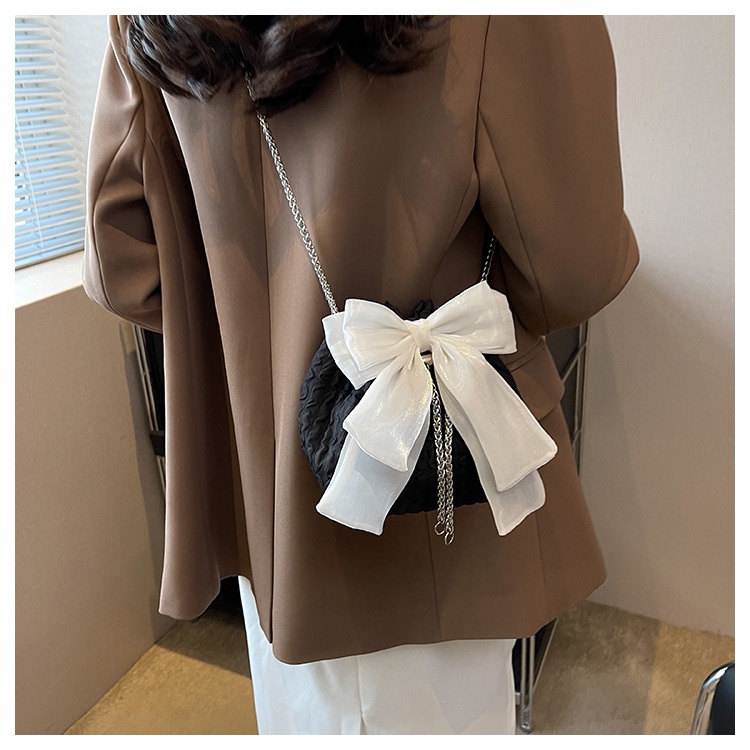 Túi Đeo Chéo Dây Rút Đính Nơ Lãng Mạn Mẫu Mới 2023 Thời Trang Cho Nữ