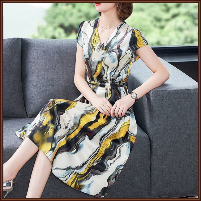 Đầm Tay Ngắn Cổ Chữ V Vải Lụa Mát In Họa Tiết Thời Trang Cho Nữ