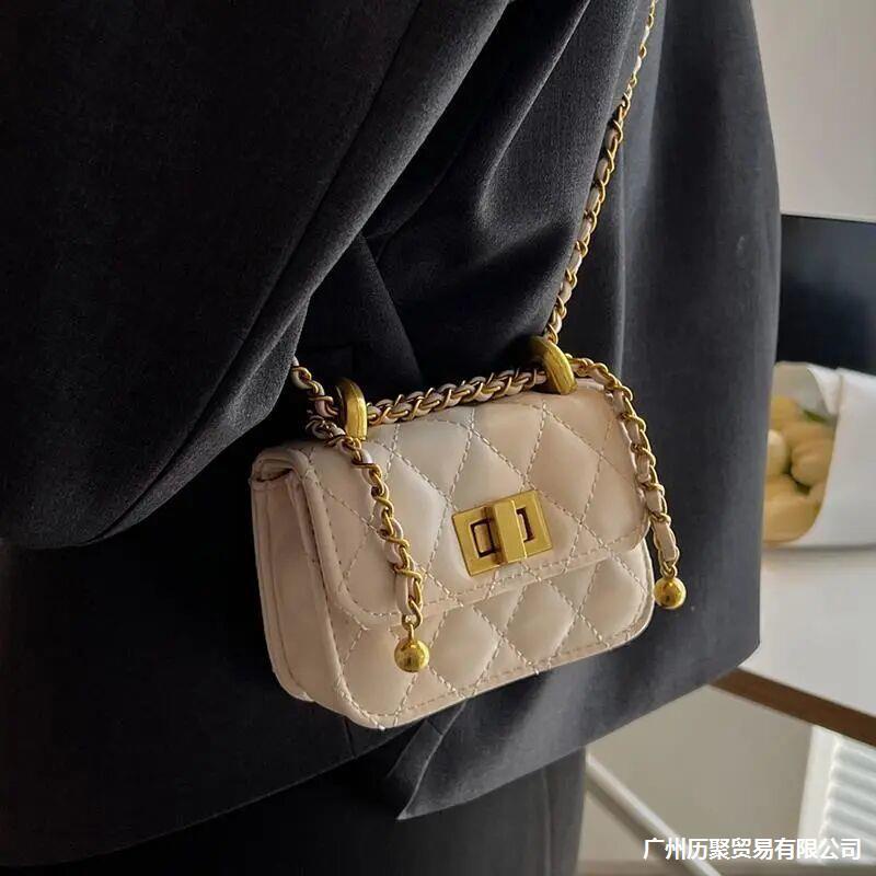 Túi Xách Mini Đính Đá Phối Dây Xích Thời Trang Cao Cấp Cho Nữ