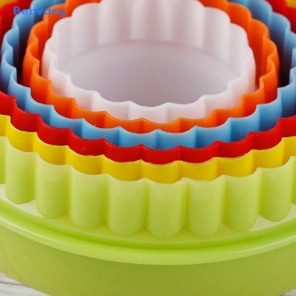 Bộ 6 Dụng Cụ Cắt Bột Làm Bánh Bao Hình Tròn / Bông Hoa Tiện Dụng Cho Nhà Bếp