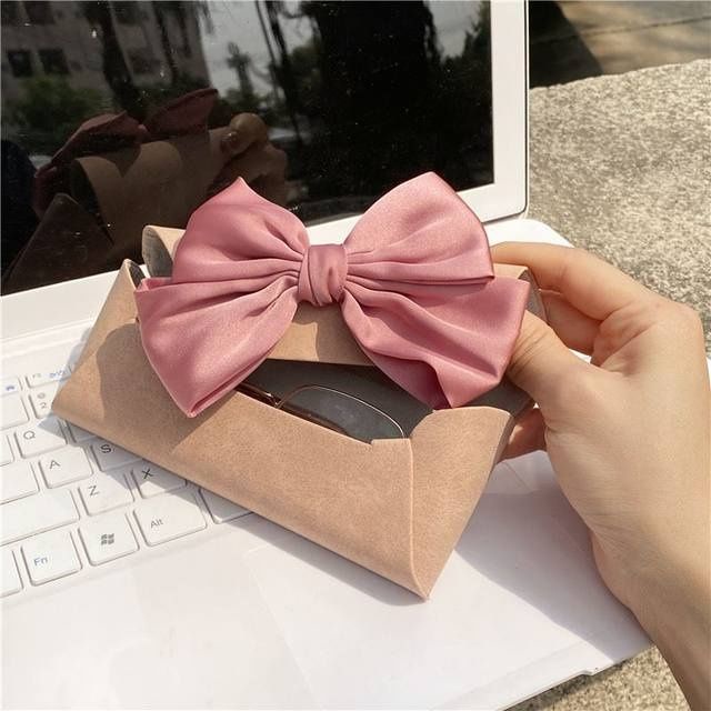 Hộp Đựng Mắt Kính Đính Nơ Chống Áp Lực Đơn Giản Và Dễ Thương