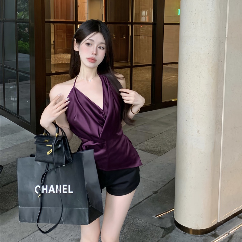 Áo Hai Dây Cổ Chữ V Kiểu Dáng Quyến Rũ