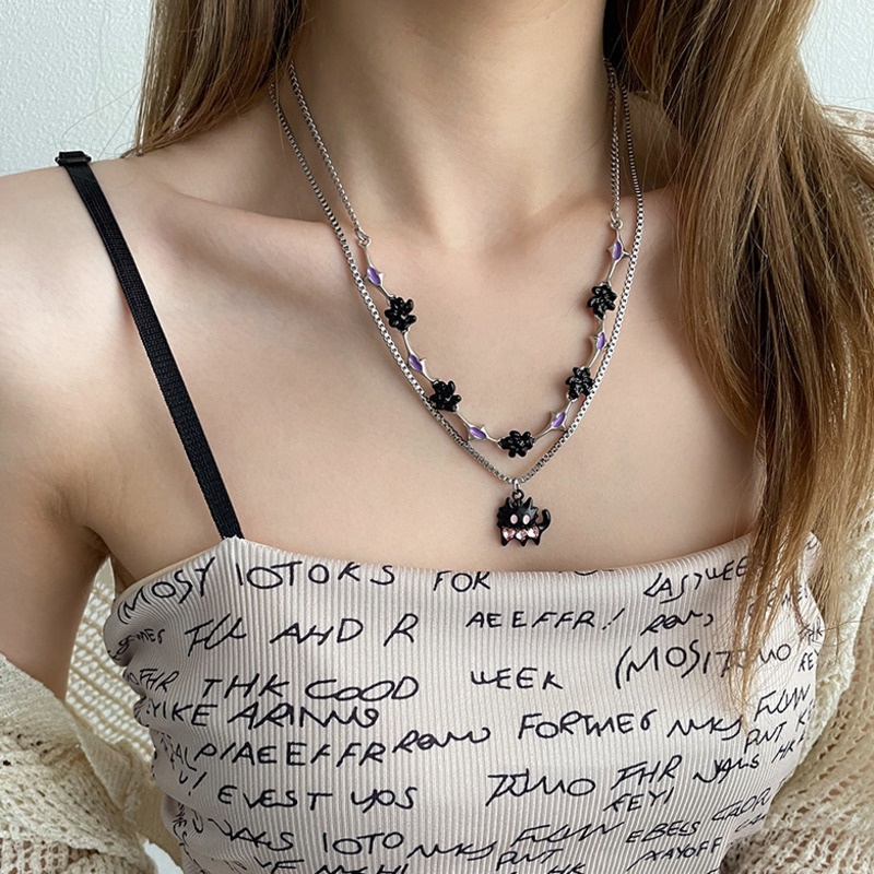 Vòng cổ Mặt Hình Mèo Đen Và Hoa Sang Trọng