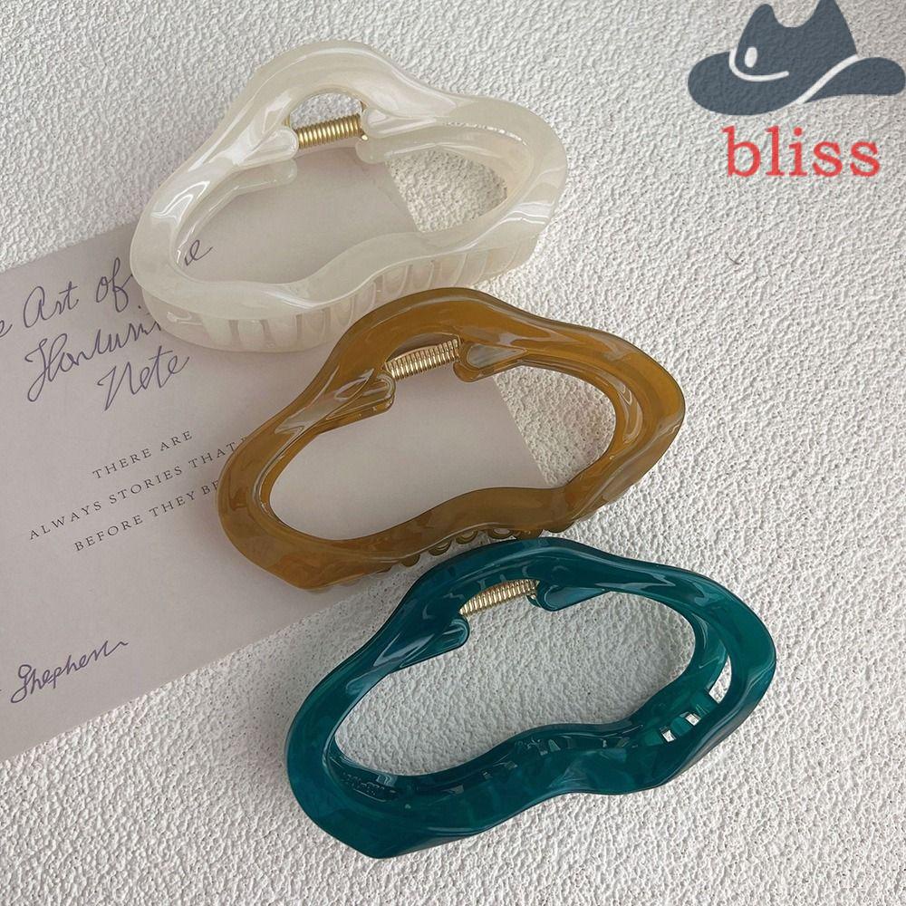 Kẹp Tóc Hình Đám Mây Rỗng Màu Hổ Phách Đơn Giản Cho Nữ