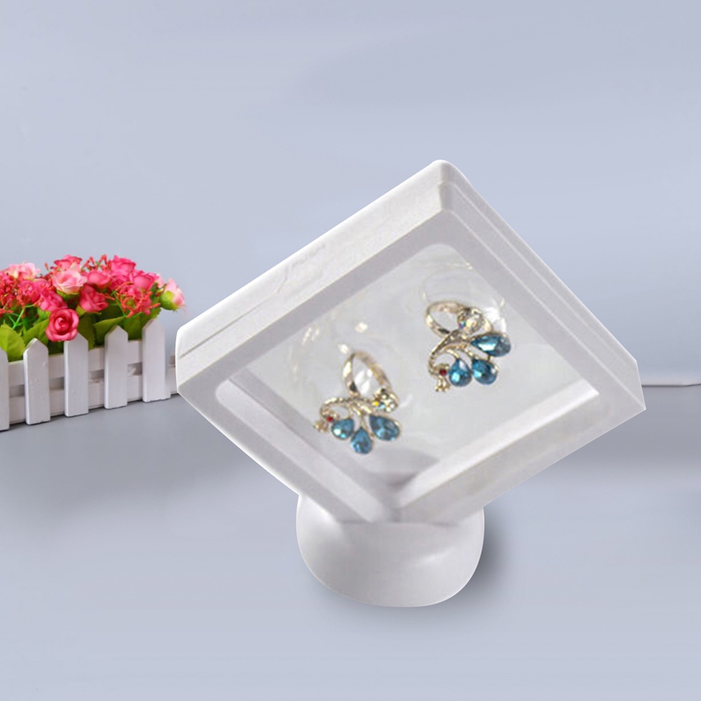 Hộp Đựng Trang Sức Nổi Trong Suốt Trưng Bày