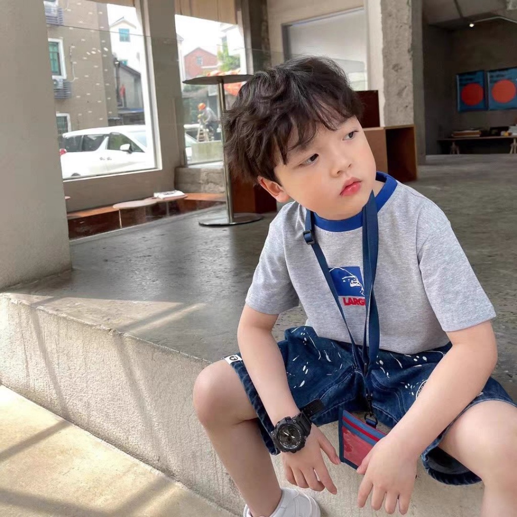 Bộ Áo Thun Cotton Ngắn Tay Cổ Tròn + Quần Short Denim In Hoạt Hình Phong Cách Hàn Quốc Thời Trang Mùa Hè Cho Bé Trai