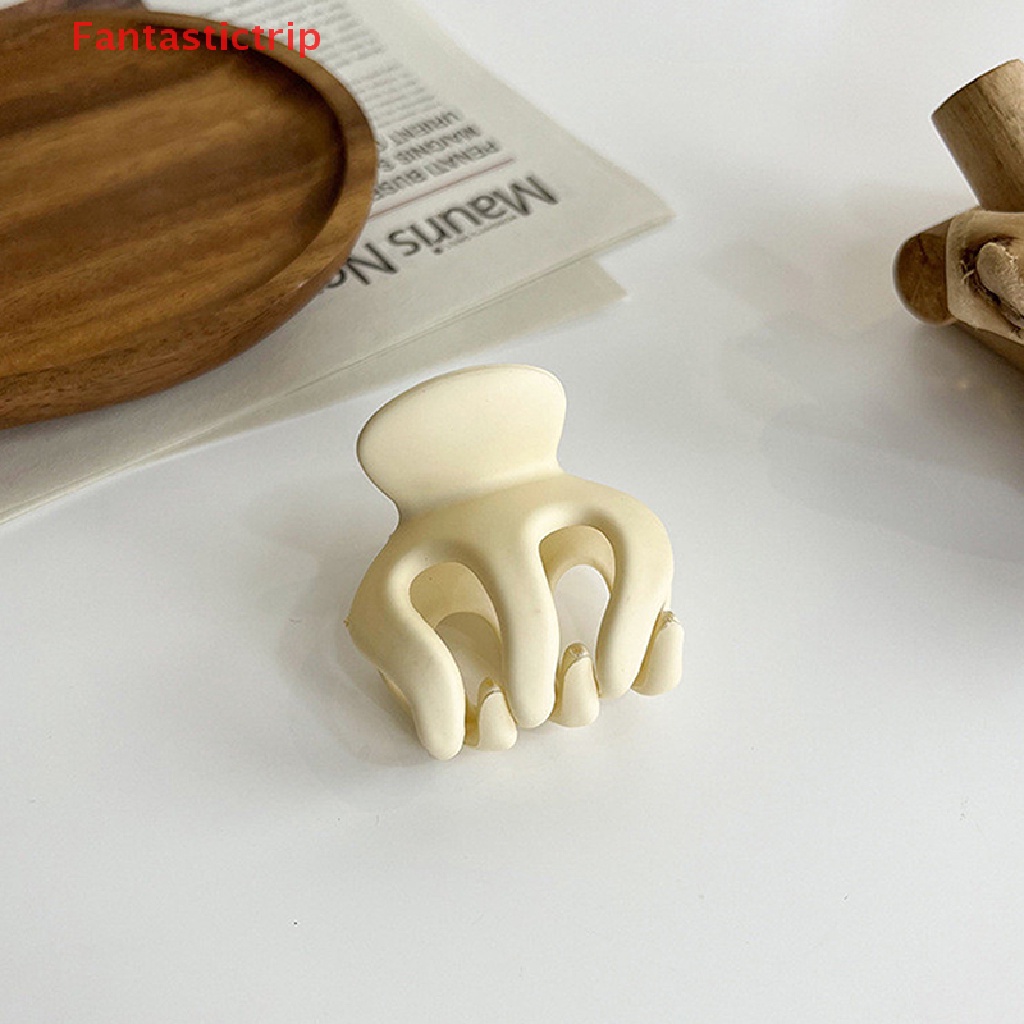 Kẹp Càng Cua Màu Trơn Ngọt Ngào Cho Nữ