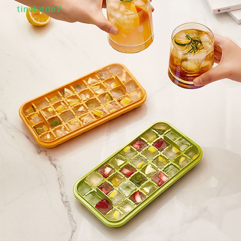 Khay Làm Đá Viên Bằng Nhựa 32 / 64 Ô Có Nắp Đậy