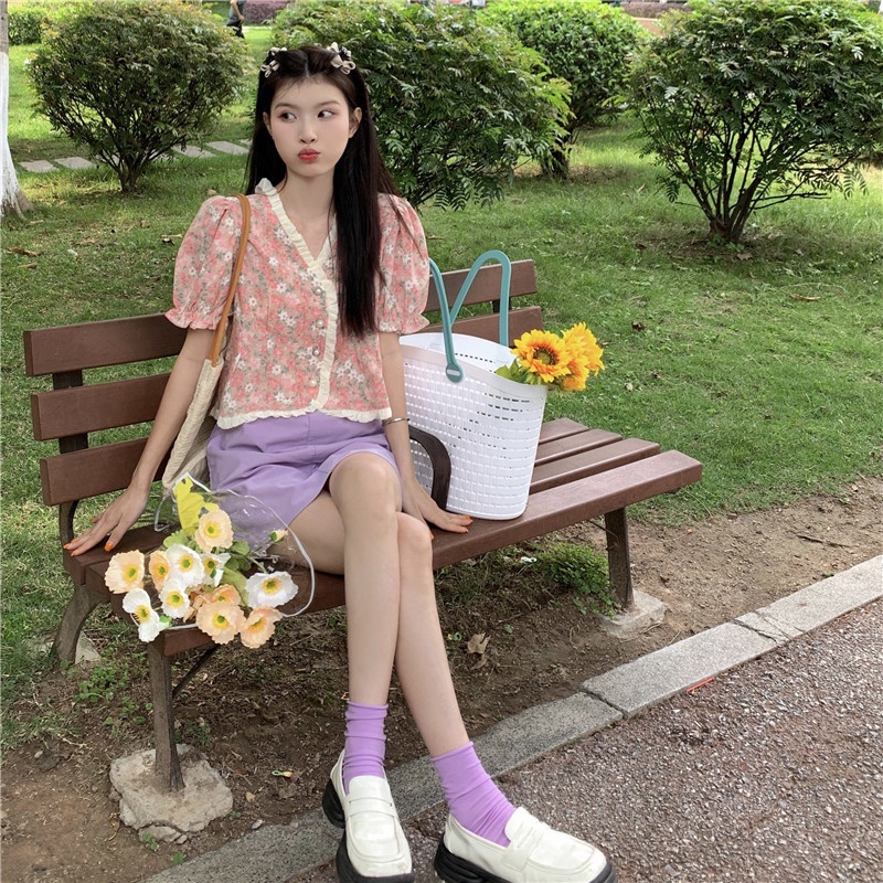 Áo Sơ Mi Tay Ngắn Cổ Chữ V In Họa Tiết Hoa Nhí Xinh Xắn Thời Trang