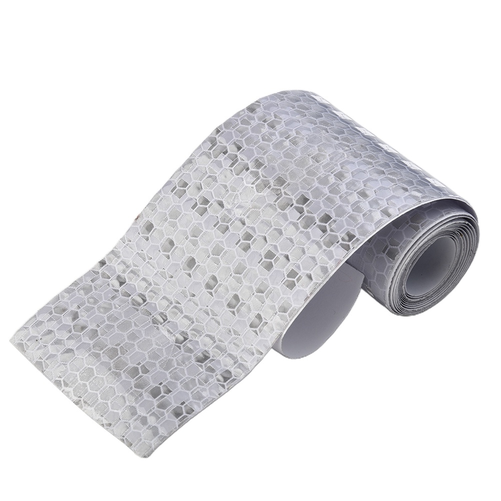 Miếng Dán Phản Quang Trang Trí Xe Hơi Tiện Dụng