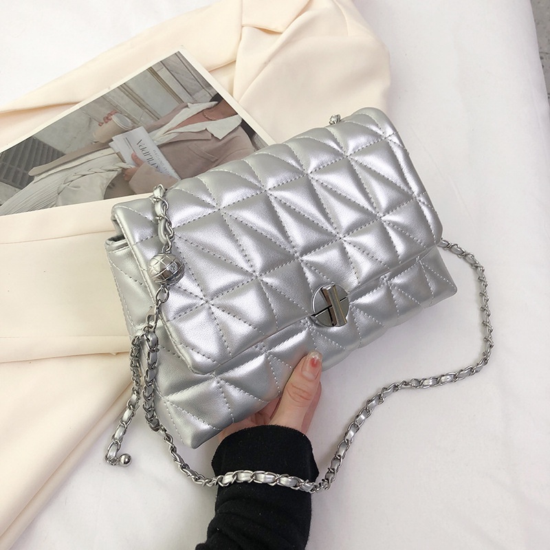 Túi Xách Đeo Vai Phối Dây Xích Đính Đá Phong Cách Thời Trang Mới